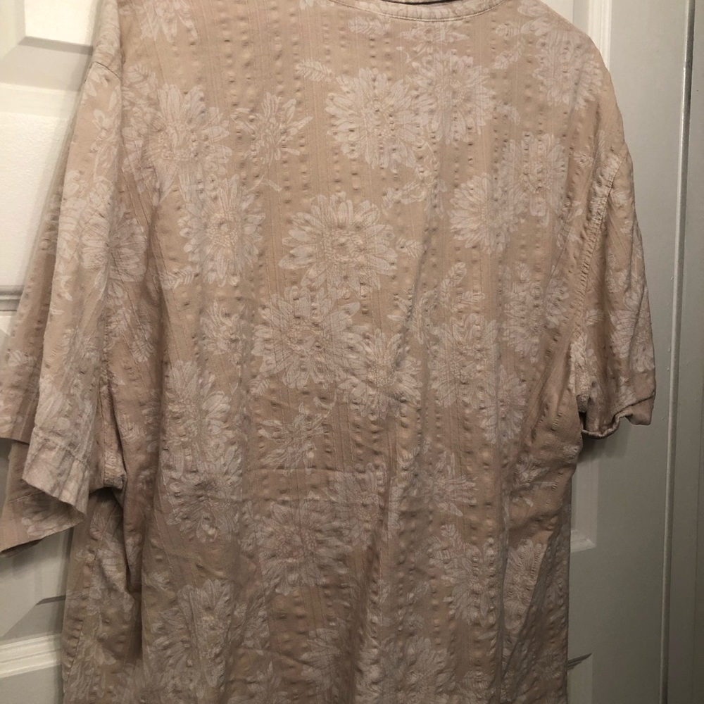 Short sleeve button down - Picture 2 of 2